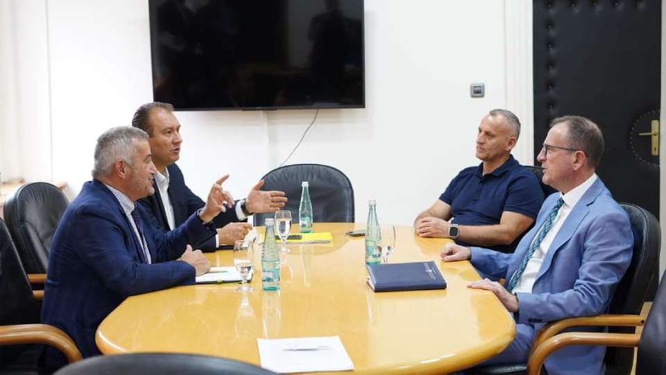 Работен состанок со министерот за здравство Арбен Таравари