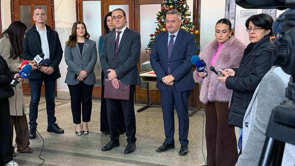 Склучување на договор за молекуларно-дијагностички анализи со ПМФ